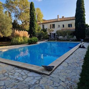 Appartement familial à Arles avec jardin et piscine