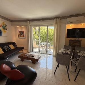 2 BR Apartment in the center of Cannes - 2305