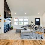 Close to Ocean Beaches Hot Tub! Fire Pit! Dog Friendly! Seas the Moment Oregon