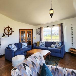 Ocean View Walk to Everything! Dog Friendly! Wheelhouse Cottage