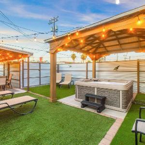 Mins from the UofA & Downtown 4BR 2BA Entire Home