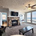 Spectacular Ocean Front Condo with Community Club House & Pool! Whale Crossing Depoe Bay