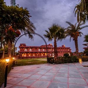 Hotel Umrao Garh