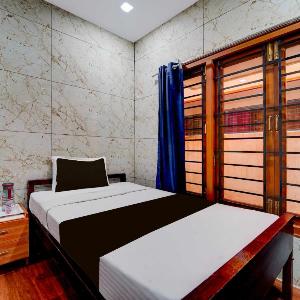 Townhouse Gandhipuram Central Bus Stand