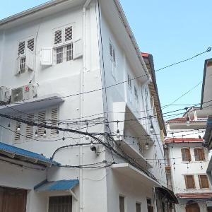 NOMAD Hostel Stone Town