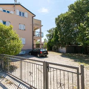 Apartments with parking space Porec - 6923