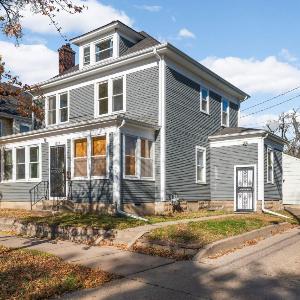 Bde Maka Stay - Classic 5 BR Heart of Uptown - Hennepin & Lyndale - Close to Lakes