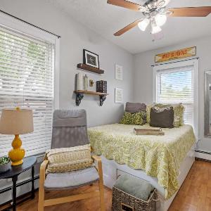Bright & Chic 1st Flr Studio - Short-Midterm Stays