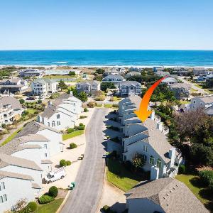 Corolla Light Villa with Hot Tub Amenities Access