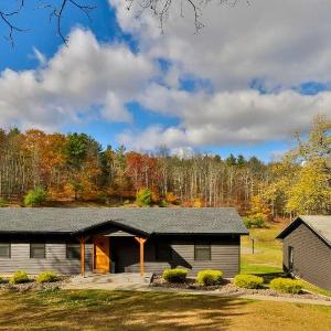 Hot Tub Pool & Pond - Catskills Family Escape