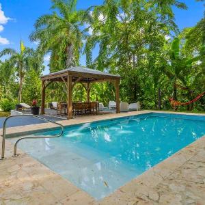 Rainforest Hideaway Villas Pools and Nature Dive