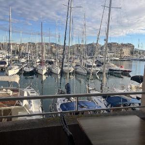 Cap Hermes 107 studio magnifique vue port 3 pers