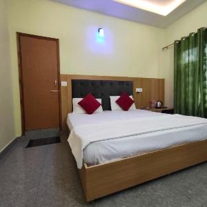 SPOT ON by OYO The Paradiso Inn