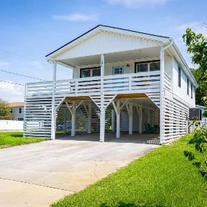 Newly Updated Cottage in the Heart of KDH