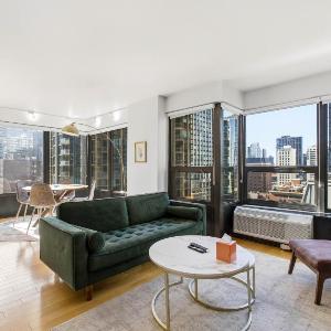 2bd River North Million Dollar Views! Parking Incl condo