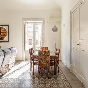 Central City Apartment by Wonderful Italy