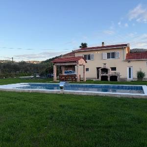 La Hacienda -Private Pool & Garden