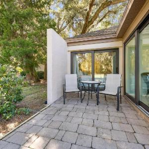 3326 Fairway Oaks