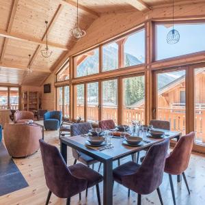 Large chalet for 10 with Mont Blanc's view