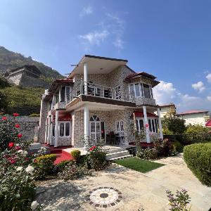 RaahgirStays The Lake Nest