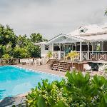 Family villa Iguana Home with pool - 300 m from the beach