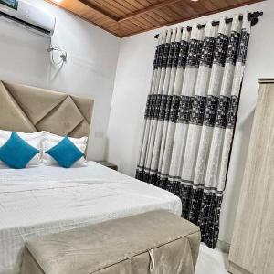 Apartment B W Kitchen 5 Mins Beach 20 Mins Airport