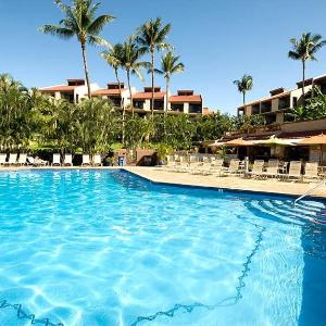 Beachfront Bliss Walk to Sand Pool Restaurants