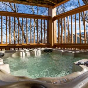 Beorns Cottage 5BR Smoky Mountain Getaway with Views Hot Tub & Game Room