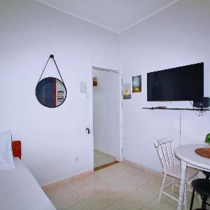 Charmoso Quarto e Sala em Copacabana p/ 4 pessoas