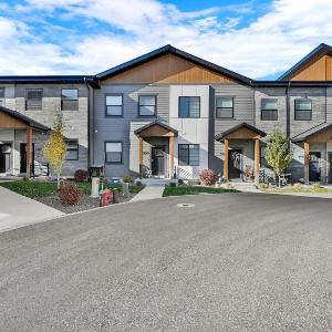 Modern ski and lake home with private hot tub Entire home in Eden