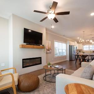 Chic 3B w King Suite near Marietta Sq Fenced Yard