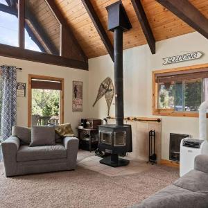 Hansel Getaway Chalet