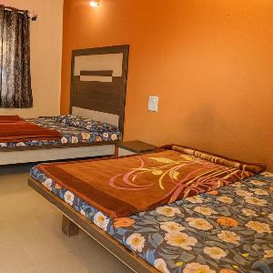 Hotel Sudama Palace - Mahabaleshwar  Couple & Family Stay Rooms with Free Wi-Fi in Main Market