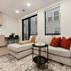 GYM+HULU+PARKING Near Universities|UPMC|SHOPPING