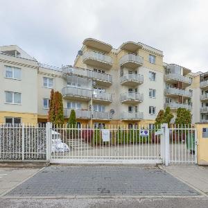 Apartment near Oncology Center Novum Ursynów Arena & Kabaty Forest by Noclegi Renters