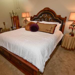 Angeline's Room at The Historic Eureka Inn and Event Center