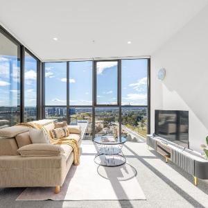 Sunny Central Woden AptHospital CIT  Pool
