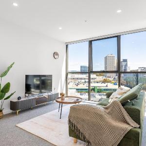Central Woden Stay Near Hospital CIT Pool