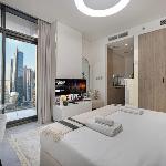 StayMada - Peninsula Luxury Apartment with Balcony Dubai 