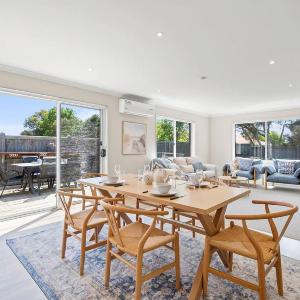 Sunny and roomy coastal getaway