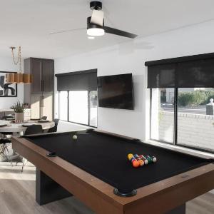 4Bedroom 3Bath with Billiards Ping-Pong Heated Pool Hot Tub Fire Pit & More