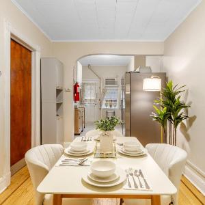 Modern Comfort Minutes from NYC Free Parking