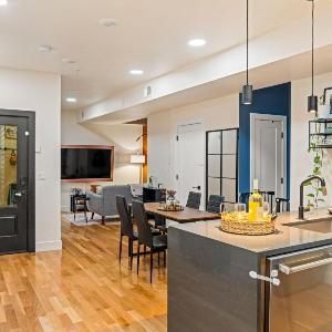 Modern City Luxury Near Manhattan Parking Space