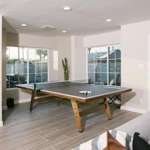 Pure Elegance in Old Town Scottsdale - Pool Hot Tub Fire Pit & Ping-Pong