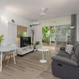 Deluxe ground floor 1 Bedroom at Coral Apartments