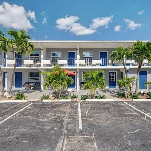 Sunset Beach Suites Unit 7