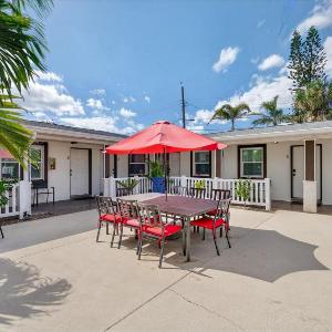 Park Shore Suites Unit 6
