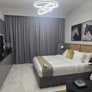 Minutes Walk To Dubai Mall Studio With All Comfort