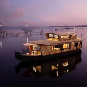 The boat company