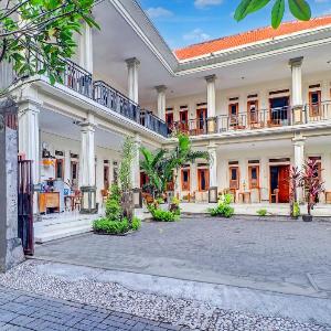 Dancenter Budget Door Legian Inn